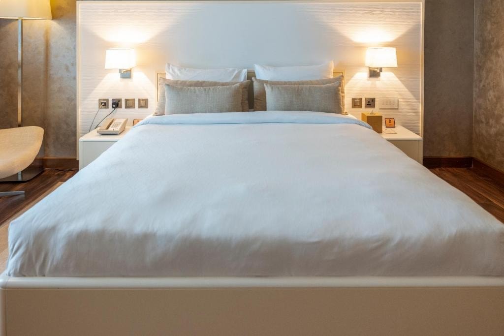 Deluxe Double Room Near Arac Furniture Luxury Bookings