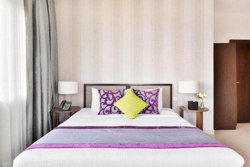Deluxe One Bedroom Apartment Near WTC Metro 32 Luxury Bookings