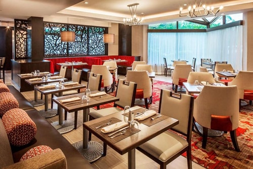 King Room Near Wegmans WDC 8 Luxury Bookings