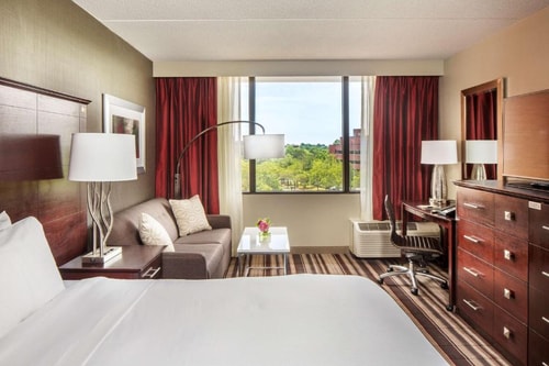 King Room Near Wegmans WDC 1 Luxury Bookings