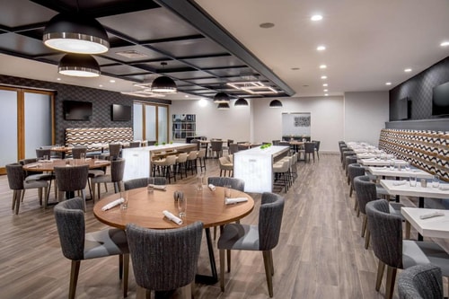 King Room Near Panera Bread WDC 8 Luxury Bookings