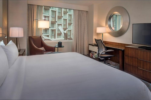 King Room Near The Theatre Lab WDC 1 Luxury Bookings
