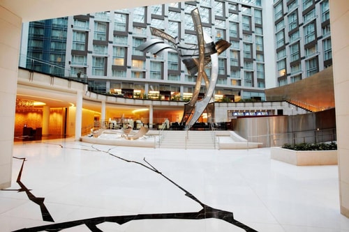 King Room Near The Theatre Lab WDC 7 Luxury Bookings