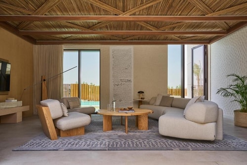 Deluxe King Room Near Khor Al Maqta 3 Luxury Bookings