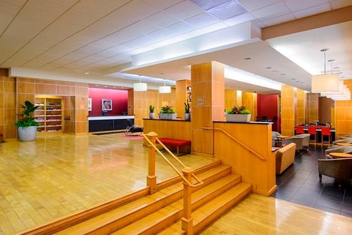 King Room Near Beckett Field WDC 6 Luxury Bookings