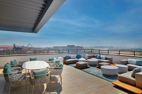King Studio Near Yas Water World Car Park 10 Luxury Bookings