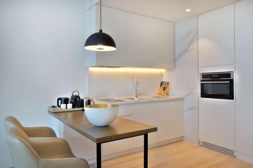 King Studio Near Yas Water World Car Park 6 Luxury Bookings