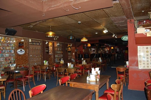 Queen Room Near Ukraine Independence Park WDC 4 Luxury Bookings