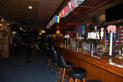 Queen Room Near Ukraine Independence Park WDC 6 Luxury Bookings