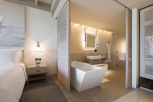 LUX Guest King Room in Saadiyat Island Abu Dhabi 3 Luxury Bookings