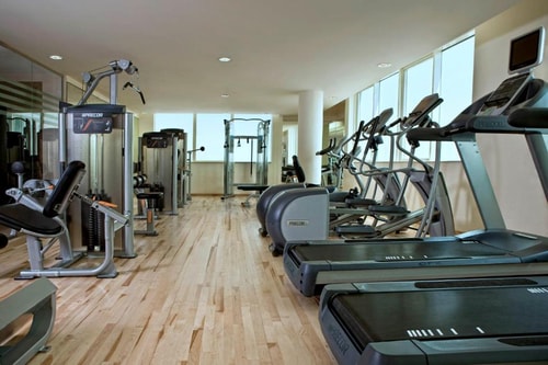 Superior Queen Room Near Electra Park 11 Luxury Bookings