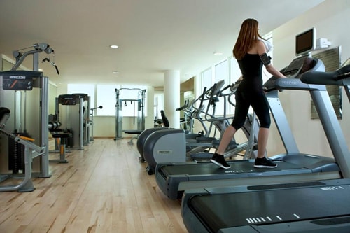 Superior Queen Room Near Electra Park 13 Luxury Bookings
