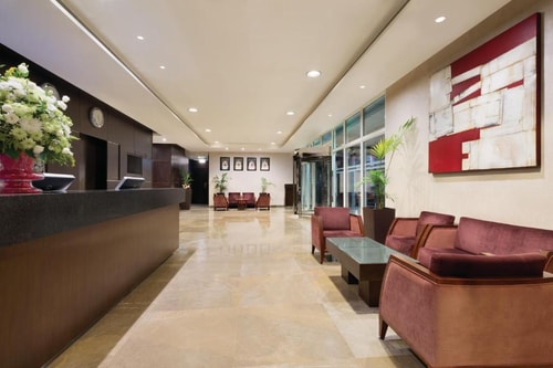 Superior Queen Room Near Electra Park 6 Luxury Bookings