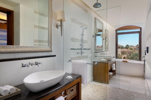 Superior Room Near Cranleigh Abu Dhabi 4 Luxury Bookings