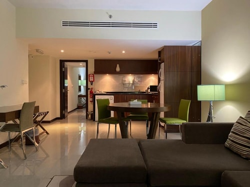 Executive Suite Near Wahda Mall Abu Dhabi 3 Luxury Bookings