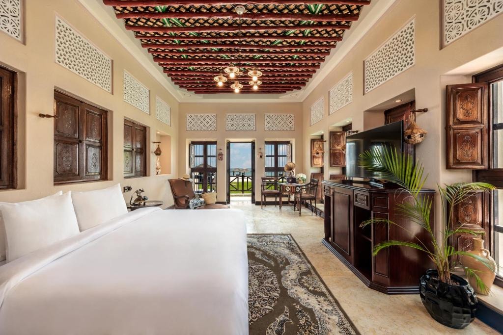 One Bedroom Near Al Maya Staff Accommodation Luxury Bookings
