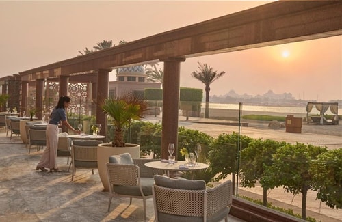 Luxury Deluxe Room Near Grand Hyatt Abu Dhabi 9 Luxury Bookings