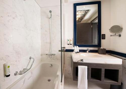 One Bedroom Suite Near Deira Clock Tower 6 Luxury Bookings