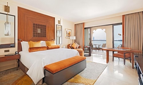 Deluxe Room in Palm Jumeirah Walk to Nakheel Mall Luxury Bookings