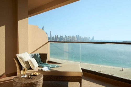 Deluxe Room in Palm Jumeirah Walk to Nakheel Mall 3 Luxury Bookings