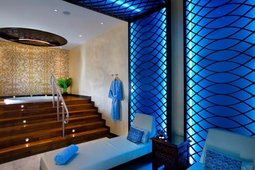 Studio Near Stop and Pick Hypermarket 8 Luxury Bookings