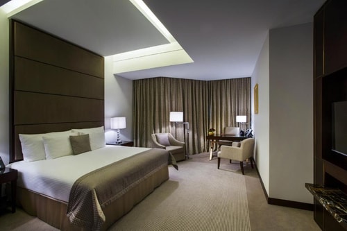 Studio Near Stop and Pick Hypermarket 2 Luxury Bookings