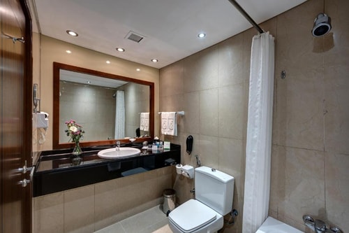 Two Bedroom Apartment Near Al Maya Supermarket 3 Luxury Bookings