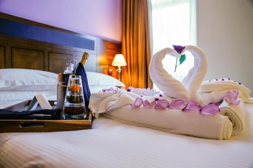 Studio King or Twin Near Al Maya Supermarket Luxury Bookings