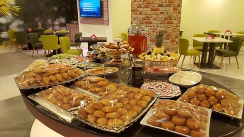 Deluxe Room Near Citi Mart Supermarket 11 Luxury Bookings