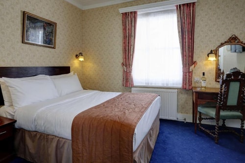 Double Room Near Hereward House School LON Luxury Bookings