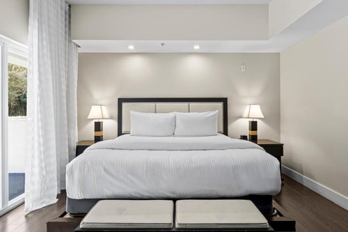 King Studio Near The UPS Store MIA 2 Luxury Bookings