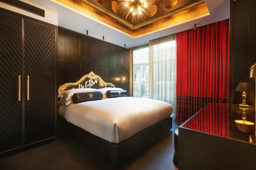 Superior Room Near The Phoenix Garden LON Luxury Bookings