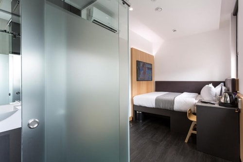 Queen Room Near Temple Church LON 2 Luxury Bookings