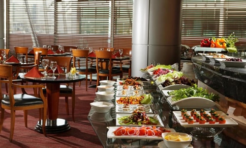 Deluxe King Room Near Port Saeed Plaza Dubai 10 Luxury Bookings