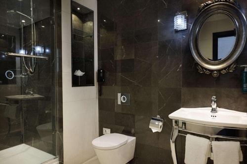 Guest Queen Room Near Syon Park LON 3 Luxury Bookings