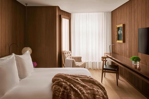 Superior Queen Room Near Biophysical Therapy LON 2 Luxury Bookings