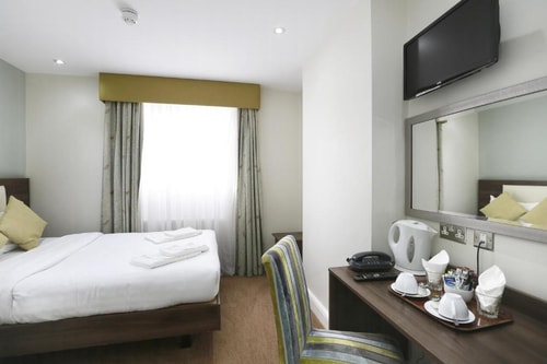 Double Or Twin Room Near Cleveland Square LON 3 Luxury Bookings