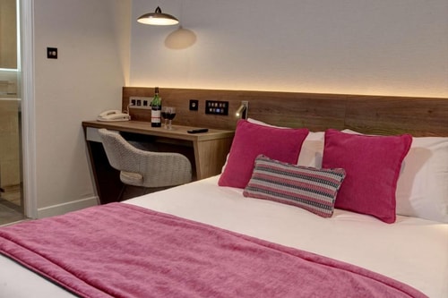Double Room Near Gloucester Square Gardens LON 3 Luxury Bookings