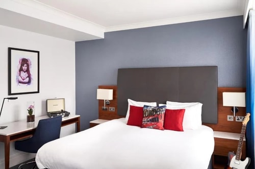 Classic Double Room Near London Foot Experts LON Luxury Bookings