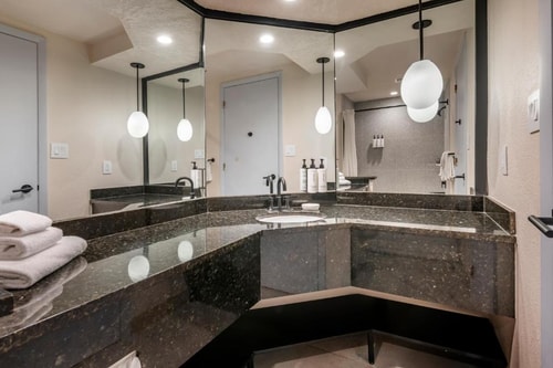 Standard King Room Near Buck Lake ORL 6 Luxury Bookings