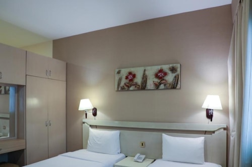 Studio Apartment Near Bur Juman Mall 1 Luxury Bookings