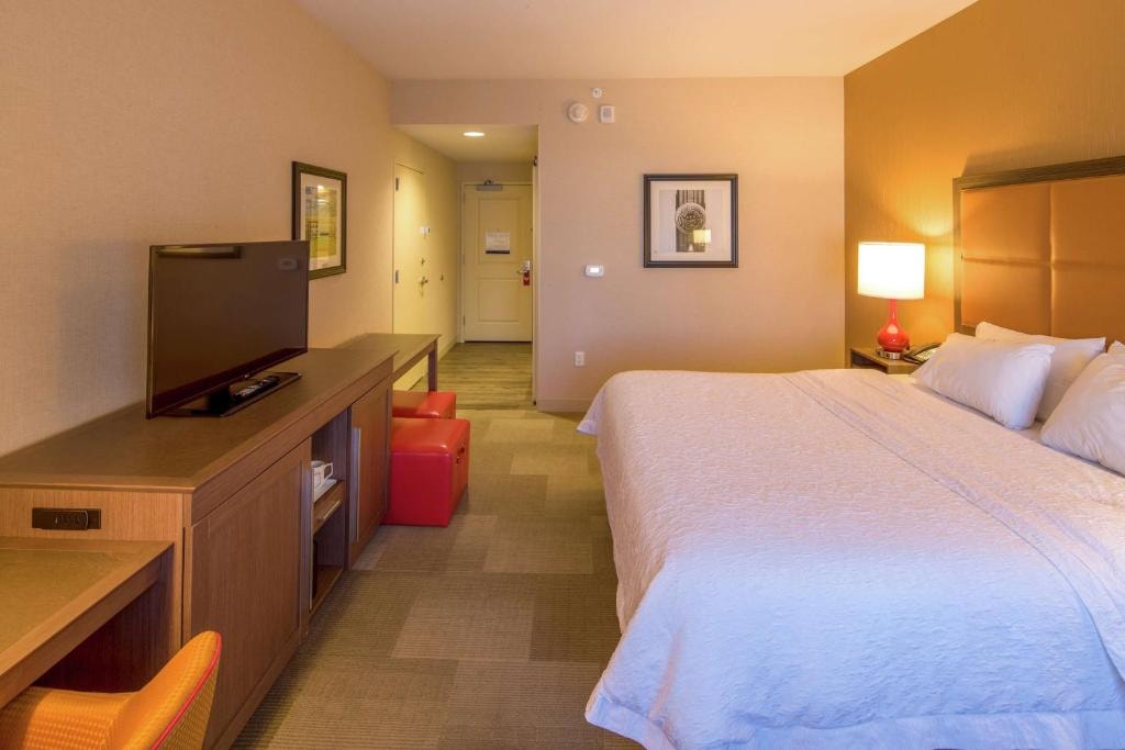 King Room Near Market Square Park HOU Luxury Bookings