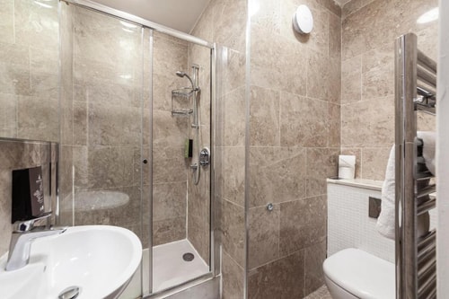 Deluxe Apartment Near Sobell Leisure Centre LON 8 Luxury Bookings