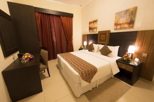 Classic Two Bedroom Near Mall Of Emirates 2 Luxury Bookings
