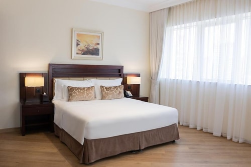 Studio Apartment Near Dubai Internet City Metro 1 Luxury Bookings