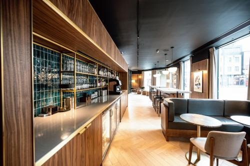 Wilde Studio Near Apex Table Tennis LON 13 Luxury Bookings