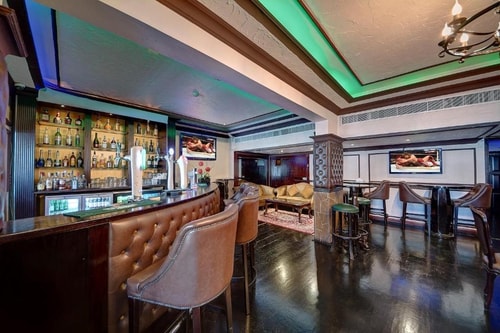 Deluxe Suite Near Baqer Mohebi Supermarket 9 Luxury Bookings