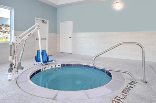 Standard Room Near Golden Corral Buffet Grill DAL 11 Luxury Bookings
