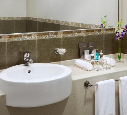 Deluxe King Room Near Magnum Opus Tower 3 Luxury Bookings
