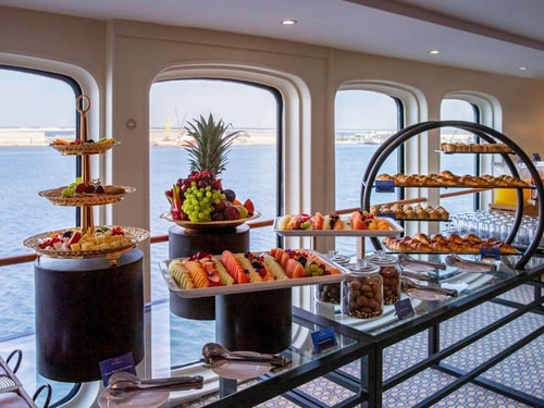 Classic King Room Near Port Saeed Dubai 14 Luxury Bookings